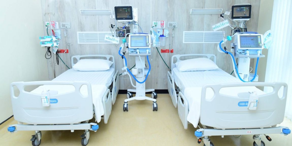 พระราชทานพระราชทรัพย์ส่วนพระองค์ ในการจัดสร้างห้องแยกโรคติดเชื้อทางอากาศความดันลบ (Negative pressure room) แก่โรงพยาบาลทหารอากาศ(สีกัน) กรมแพทย์ทหารอากาศ
