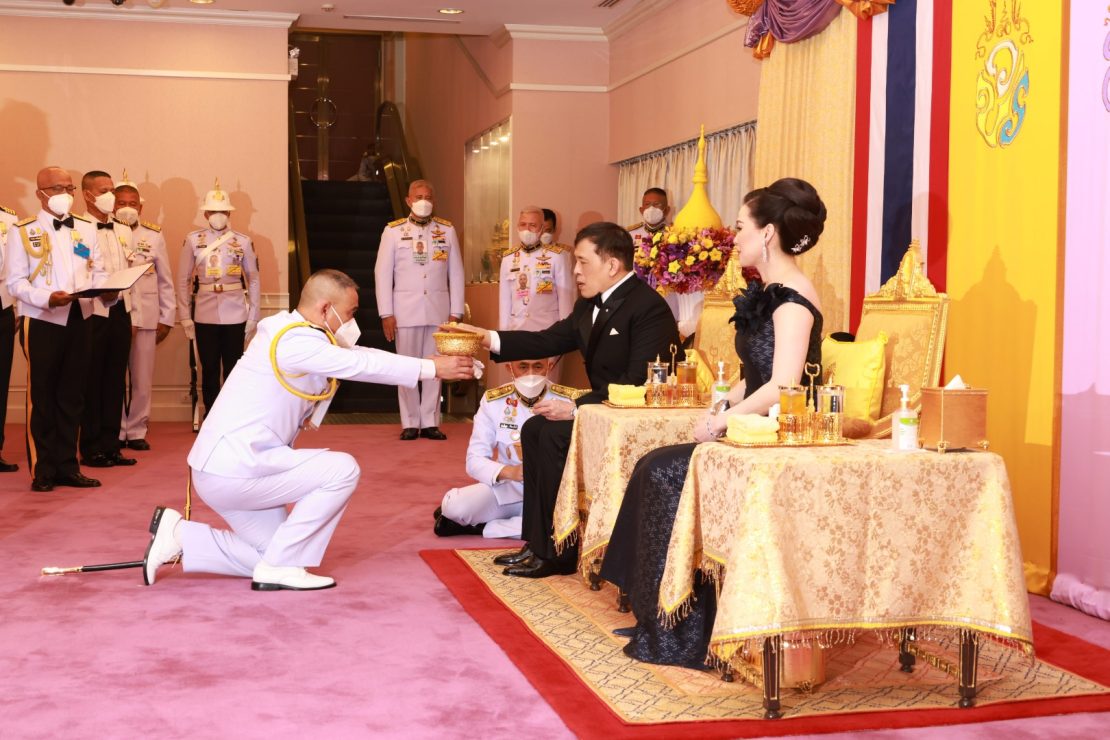 พระบาทสมเด็จพระเจ้าอยู่หัว และสมเด็จพระนางเจ้า ฯ พระบรมราชินี เสด็จพระราชดำเนิน ไปทอดพระเนตรการแสดงกาชาดคอนเสิร์ต ครั้งที่ 49 ปีพุทธศักราช 2566 ณ หอประชุมใหญ่ ศูนย์วัฒนธรรมแห่งประเทศไทย